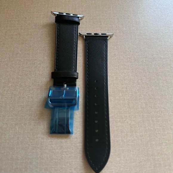 Elegant Black Vegan Leather Apple Watch Strap Band - 42/44/45MM - NWT - Picture 1 of 2